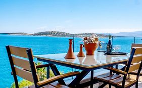 Paradise Deluxe Apartment On The Sea